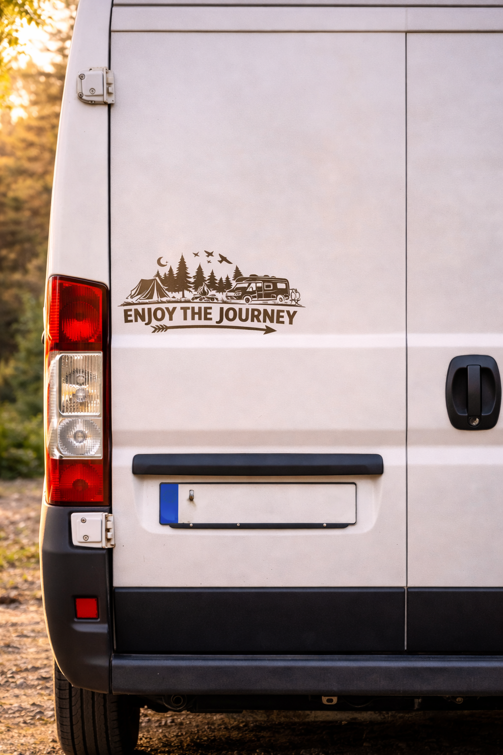 Camping-Landschaft mit Spruch – Wohnmobil-Aufkleber