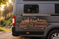 Camping-Landschaft mit Spruch – Wohnmobil-Aufkleber